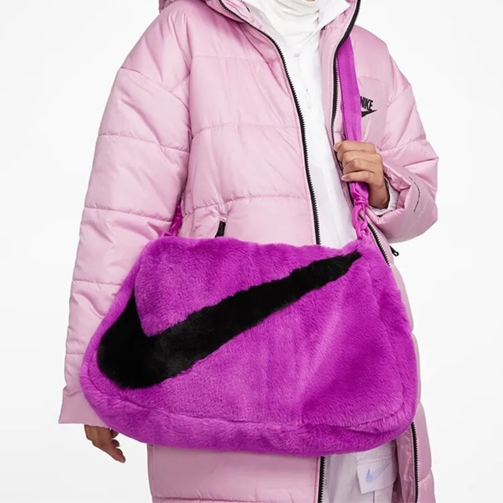 Nike Purple Faux Fur Bag - NWT 💜